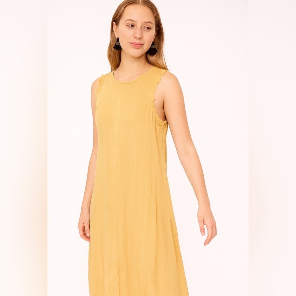 Thread Supply Elegant Mustard Sleeveless Fringed Linen Blend Dress.  Size-Medium